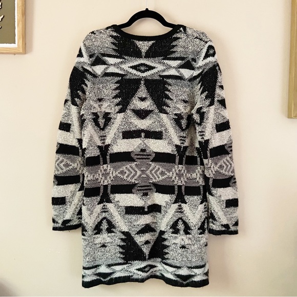 J. Jill • Aztec Tribal Texture Heavy Knit Button Up Black and White Cardigan - Picture 8 of 12